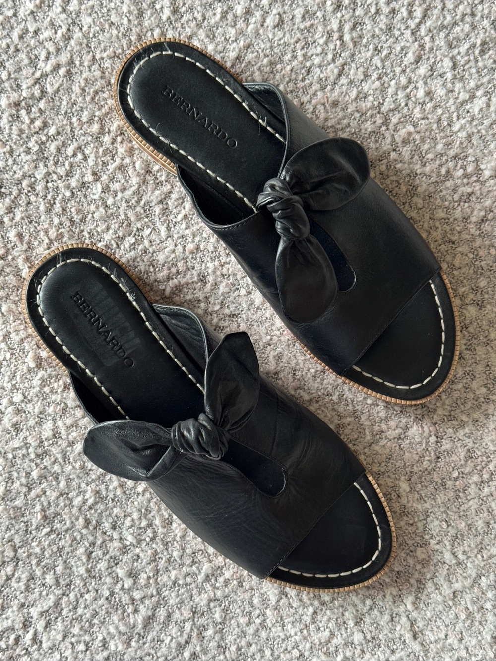 Bernardo Alice Slide Sandals | Black Leather | Size 10